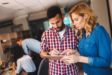 yazılım mühendisleri dijital tablet kullanma
