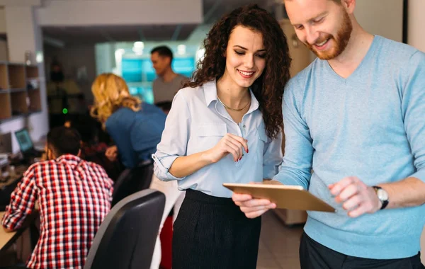 Software engineers using digital tablet — Stock Photo, Image