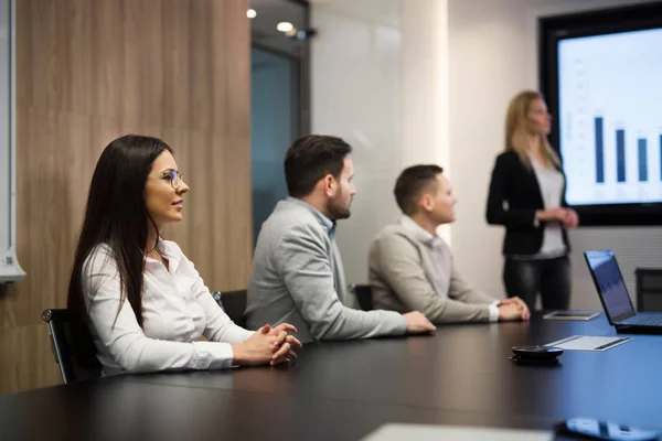 Young Attractive Businesswoman Showing Presentation Her Colleagues Conference Room — Stock Photo, Image