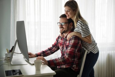 kadın ve tasarım işi aman