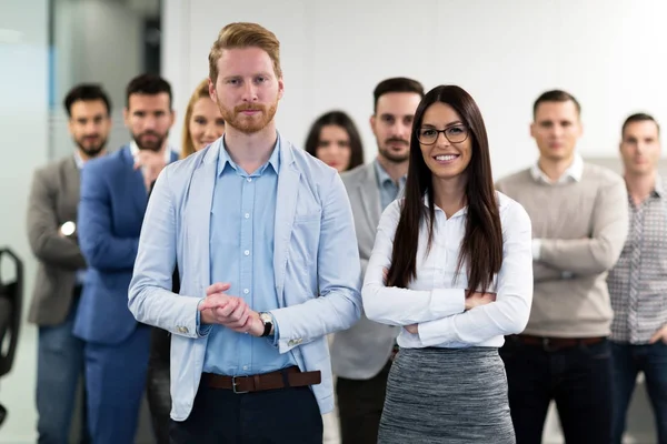 Unga perspektiv företagare i office — Stockfoto