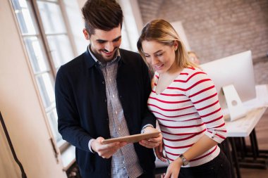 söz ve dijital tablet vasıl seyir tasarımcıları
