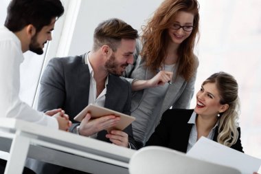  birlikte projede çalışan mimarlar