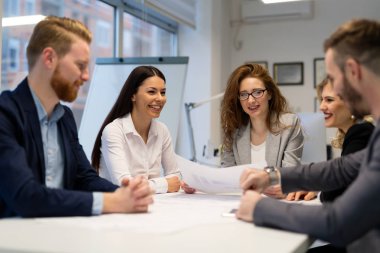  birlikte projede çalışan mimarlar