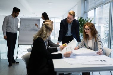  birlikte projede çalışan mimarlar