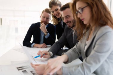  birlikte projede çalışan mimarlar