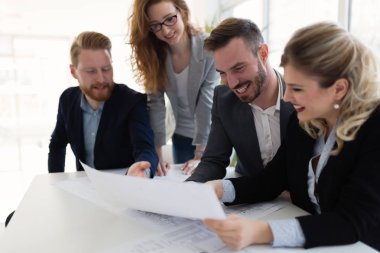  birlikte projede çalışan mimarlar