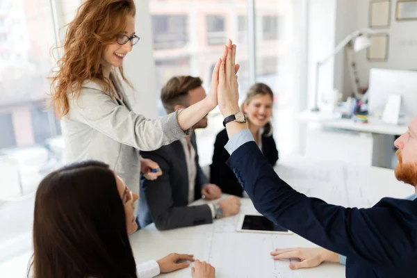 Architetti che lavorano insieme al progetto — Foto Stock