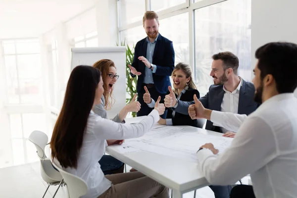 Arquitectos que trabajan en reuniones de negocios — Foto de Stock