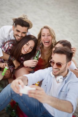  Kumsalda harika zamandı arkadaşlar