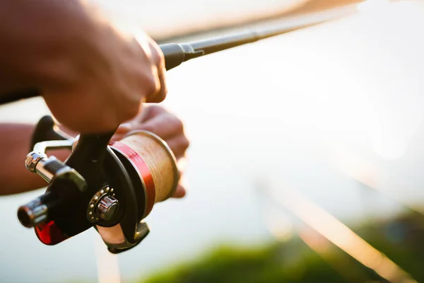 Joven pescando — Foto de Stock