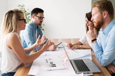 Mimarlar ve tasarımcılar çalışma 