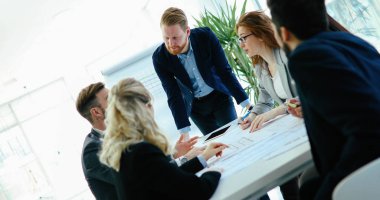  birlikte projede çalışan mimarlar