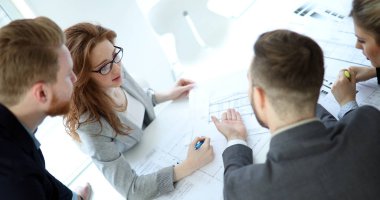  birlikte projede çalışan mimarlar