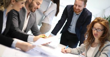 birlikte projede çalışan mimarlar