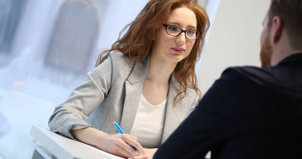 Sollicitatiegesprek met manager — Stockfoto