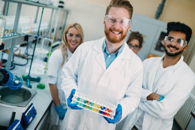  kamera için poz başarılı bilim adamları