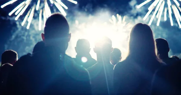 Crowd watching fireworks — Stock Photo, Image