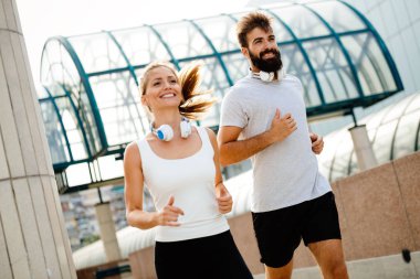 Çift çalışan birlikte 