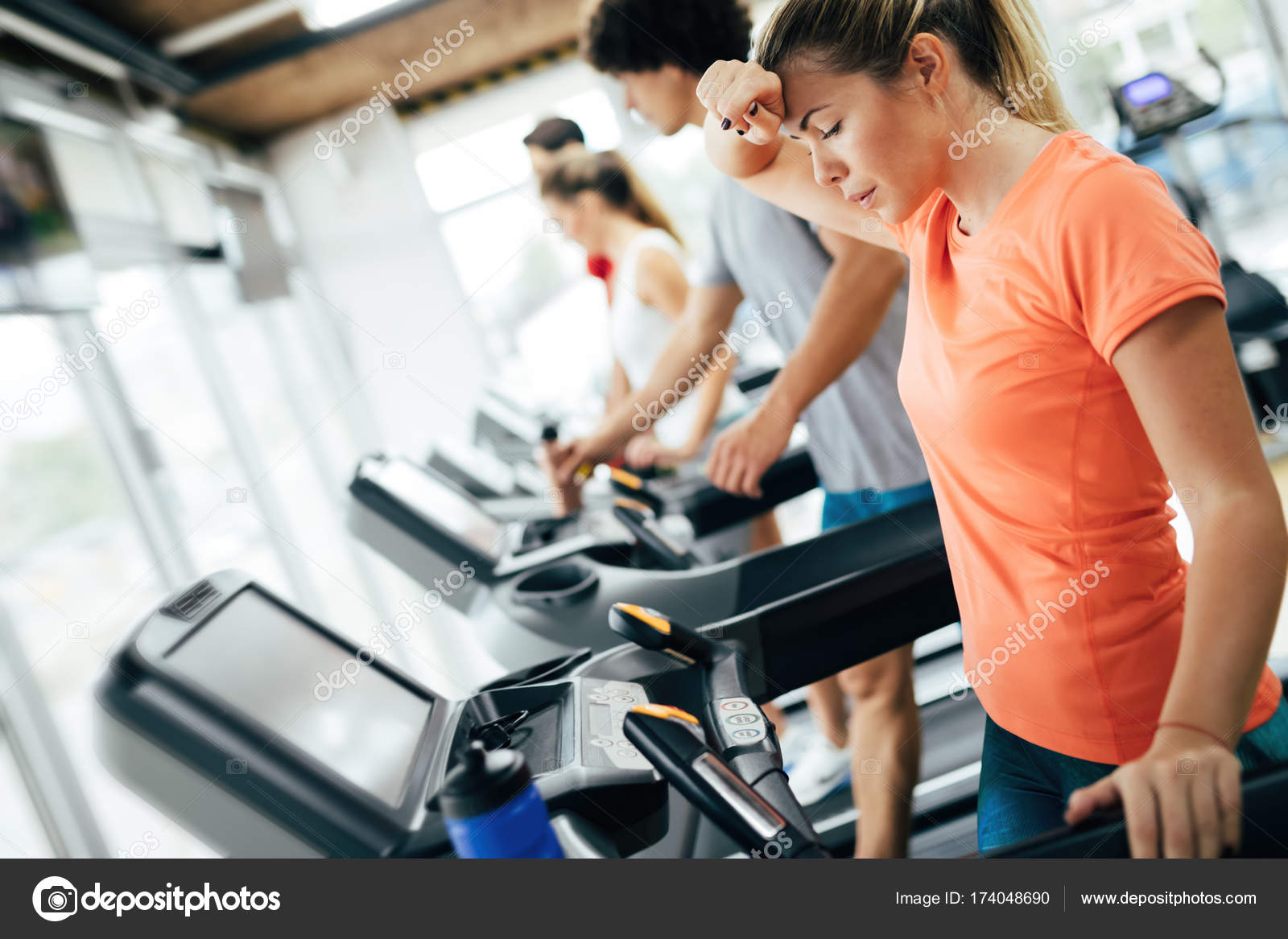 Entrenamiento para bajar de peso en gimnasio