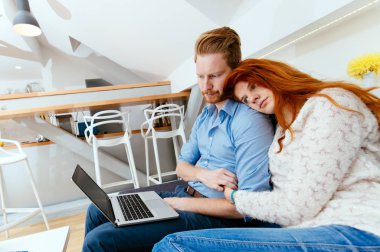 Internet üzerinde çift suring