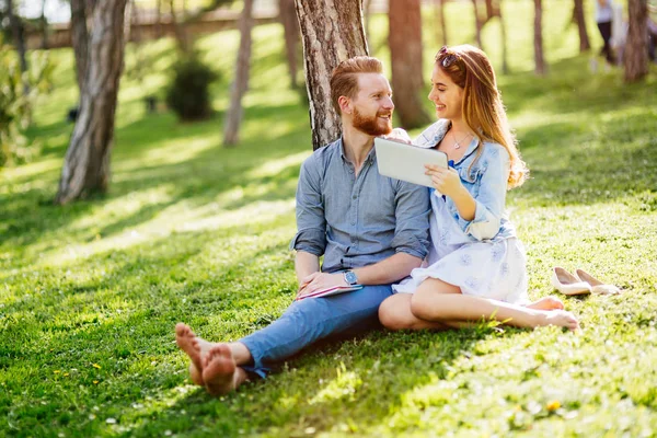 Cute university students studying — Stock Photo, Image