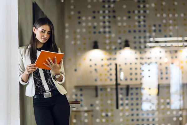 iş kadını holding belge