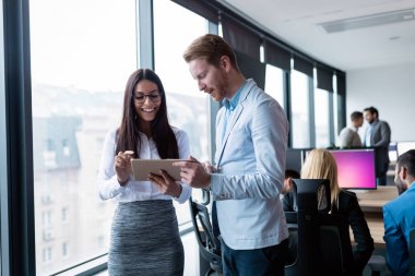 Tablet modern Office birlikte çalışma çekici çift