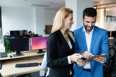 Tablet kullanarak çekici çift 