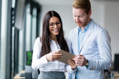 Tablet modern Office birlikte çalışma çekici çift