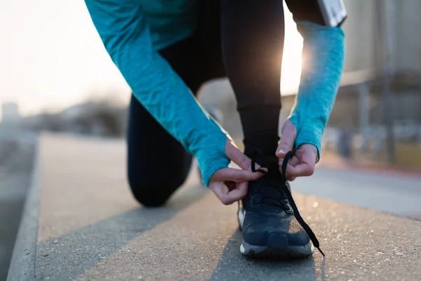 Běžec se snaží běžecké boty — Stock fotografie