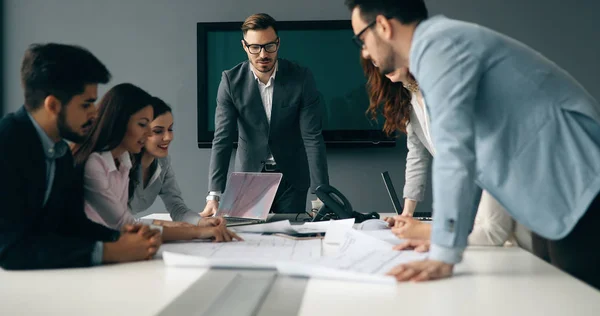 Grupo Arquitetos Empresários Que Trabalham Juntos Fazem Brainstorming — Fotografia de Stock