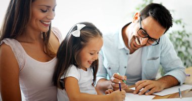 Mutlu aile eğlenceli harcama saat 