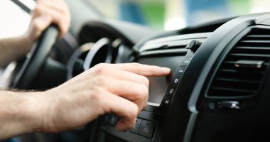 Adam kullanma modern Gps navigasyon