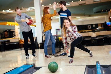 Bowling Club zevk arkadaş