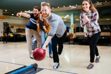 Bowling Club zevk arkadaş