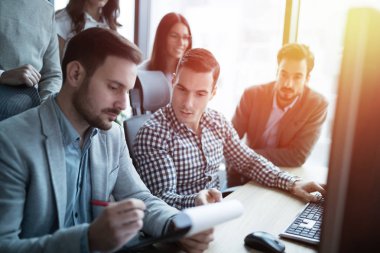Bu yazılım geliştirme proje Office üzerinde iş arkadaşları
