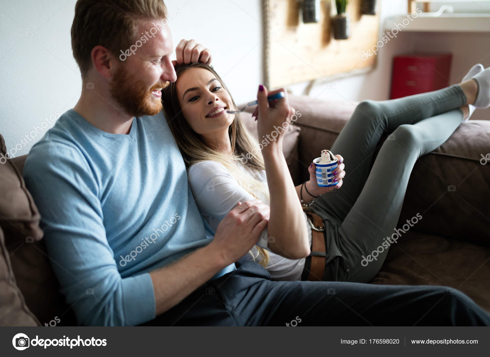 Premium Photo Couple On A Romantic Date Eating Ice Cream