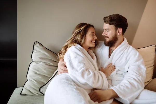 Couple enjoying wellness weekend — Stock Photo, Image