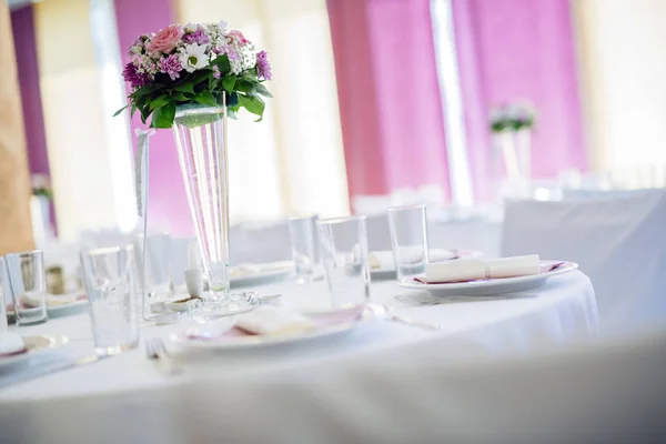 Decoración de la boda con flores — Foto de Stock