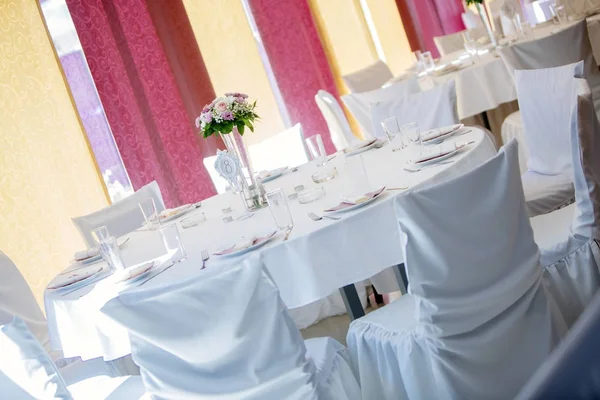 Güzel düğün tablolar ve gül