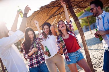 Kumsalda harika zamandı arkadaşlar