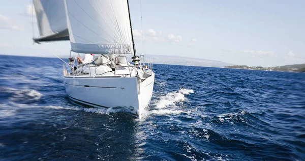 Yachts Luxe Régate Voile Voile Dans Vent Travers Les Vagues — Photo