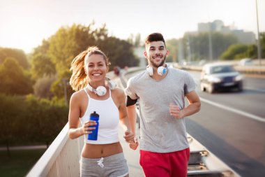 atletik çift birlikte koşu