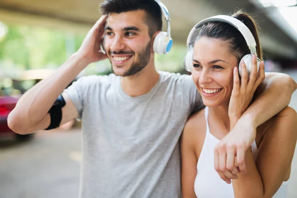 Treinamento de fitness para casal apaixonado — Fotografia de Stock