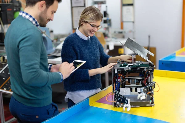  robotics robot test için Hazırlık öğrencileri