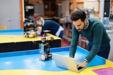 test için hazırlanıyor robot Robotik