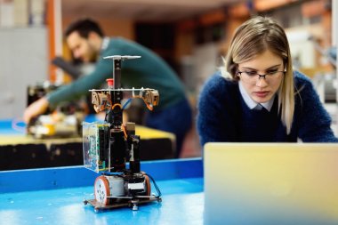 onun robot atölyede test mühendisi