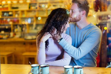 Romantik Çift Tarih olması 