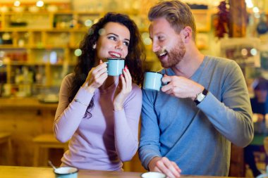 Romantik Çift Tarih olması 